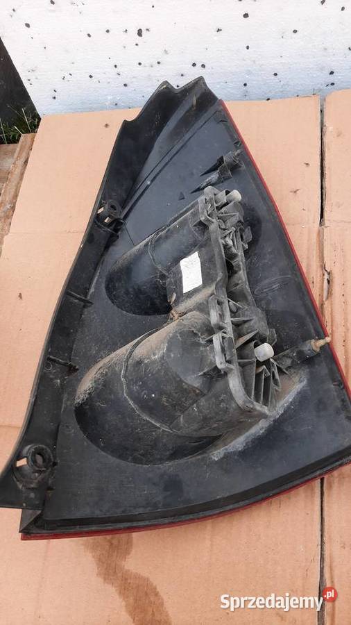 lampa tylna prawa lewa NISSAN PRIMERA p12 kombi osobowe Dębno