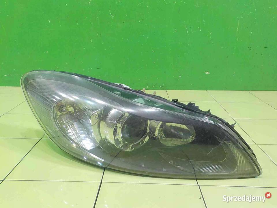VOLVO C30 20 D 12r lampa prawa przod 31299821 mazowieckie Suków sprzedam