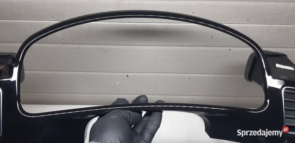 OBUDOWA DEKOR RAMKA ZEGARÓW VW TOUAREG 7P osobowe Mielęcin