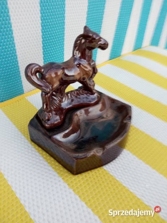 Popielniczkę sprzedam Borówno