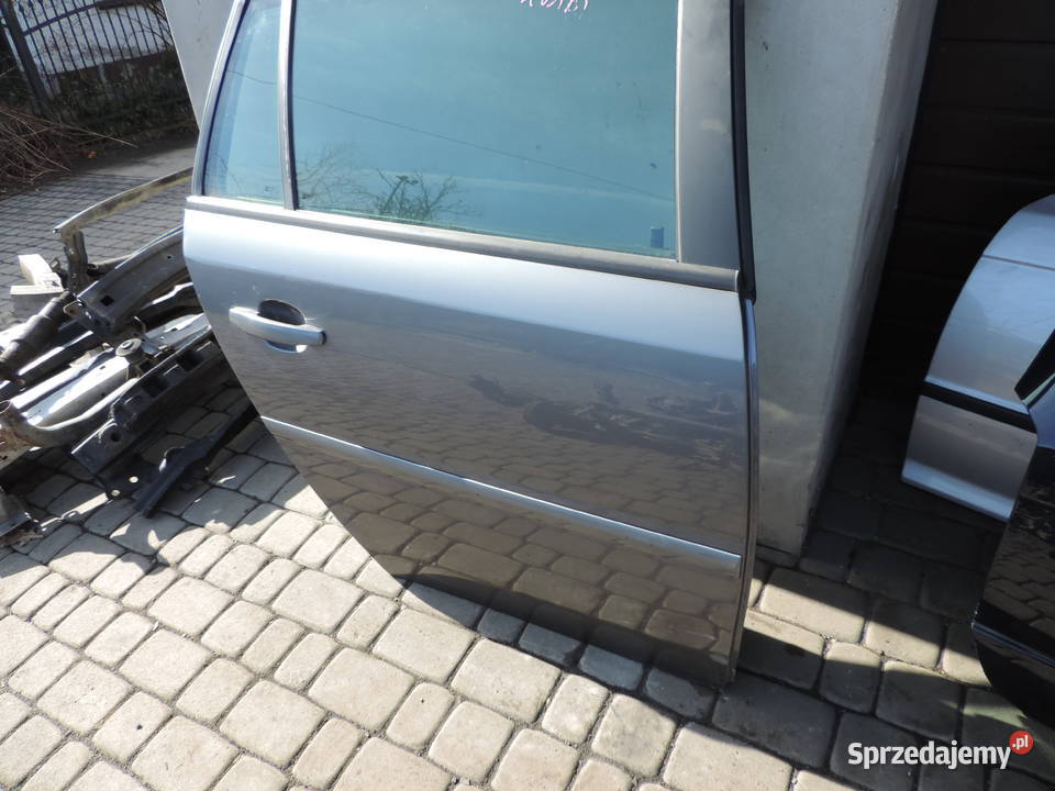 DRZWI PRAWY TYŁ OPEL VECTRA C KOMBI Z155 Rok produkcji 2004 Nowy Sącz