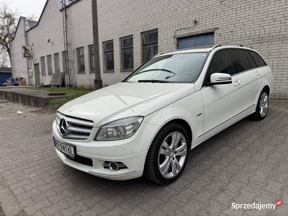 MercedesBenz C180 CGI 2010 Automat Avantgarde Rok produkcji 2010 Pruszków sprzedam