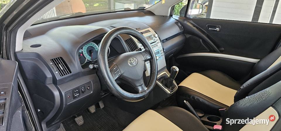 Toyota Corolla VERSO 22 D4D z przebiegiem 174 CD Corolla Verso Namysłów
