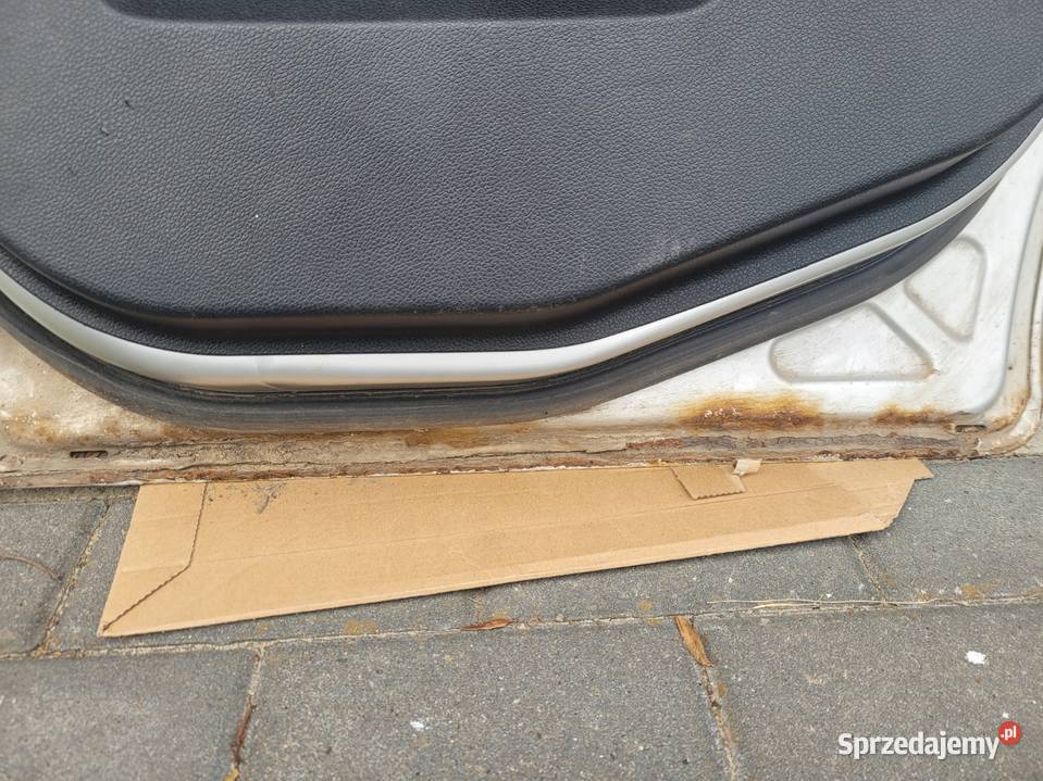 Ford Fiesta mk6 drzwi prawe tył szyba boczek osobowe Huta Dzierążyńska