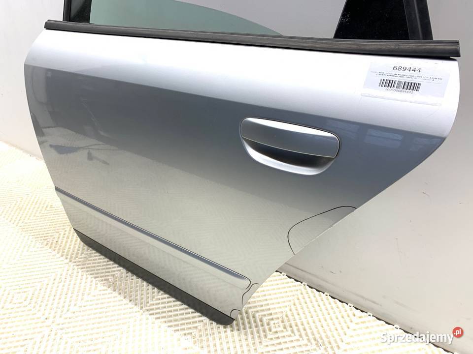DRZWI LEWY TYŁ AUDI A4 B6 Hatchback 0005 SREBRNY