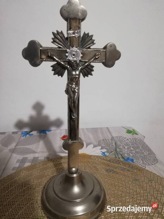 Stary krucyfiks stojący ARS Christiana PRL 29 Katowice