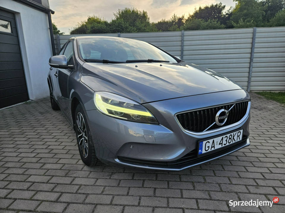 Volvo V40 20 120 2019r LED super wnętrze NAVI światła przeciwmgielne Gdynia