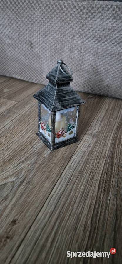 lampion latarenka święta Boże Narodzenie szary Kraków