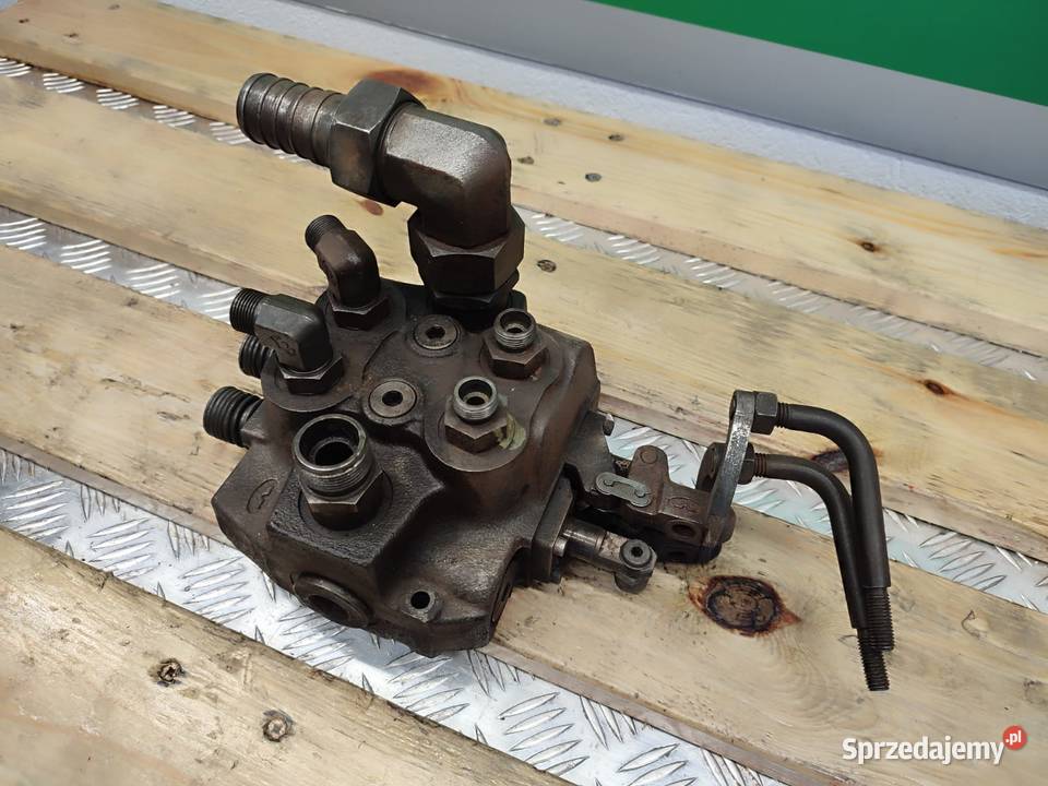Rozdzielacz hydrauliczny monoblok PC2001777 006 Pozostałe Motoryzacja Wilkowo