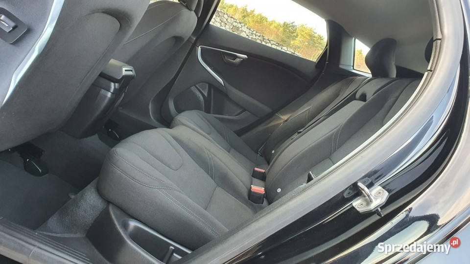 Volvo V40 16 D2 115 Kinetic Navi BiXenon Rok produkcji 2014 Chmielnik