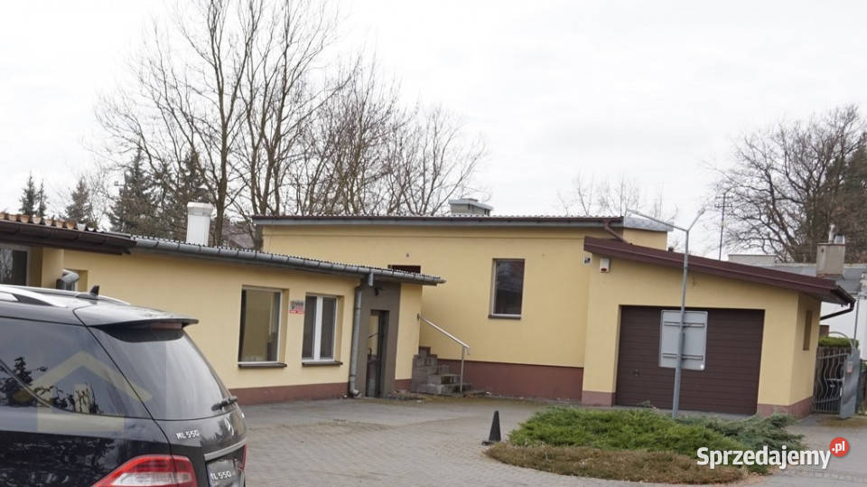Budynek użytkowy w Karczewie Karczew