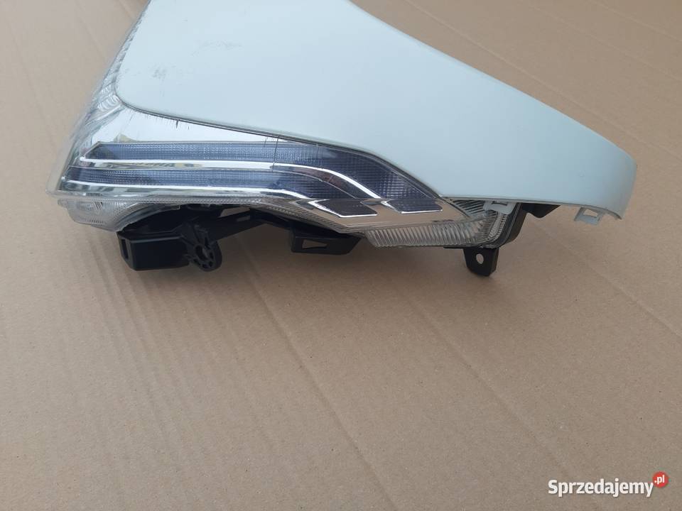 HONDA SH125 OSŁONA PRAWY BOK PRZÓD KIERUNKOWSKAZ Trzciel