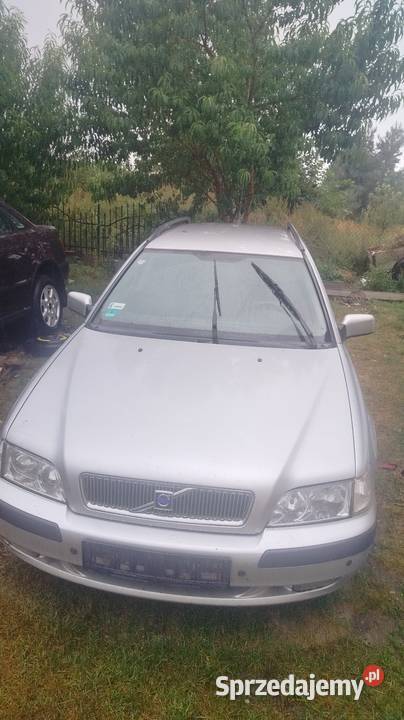 Volvo V40 19 diesel na części Rok produkcji 2000 Sekursko sprzedam