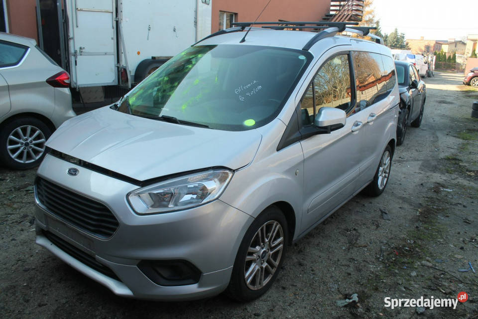 Ford Tourneo Courier Inna