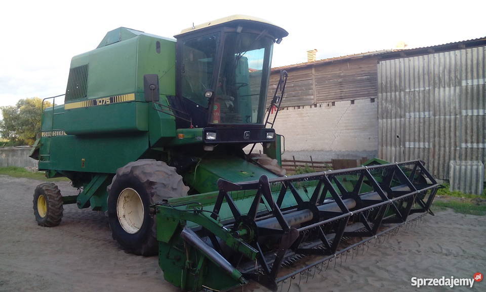 John Deere 1075