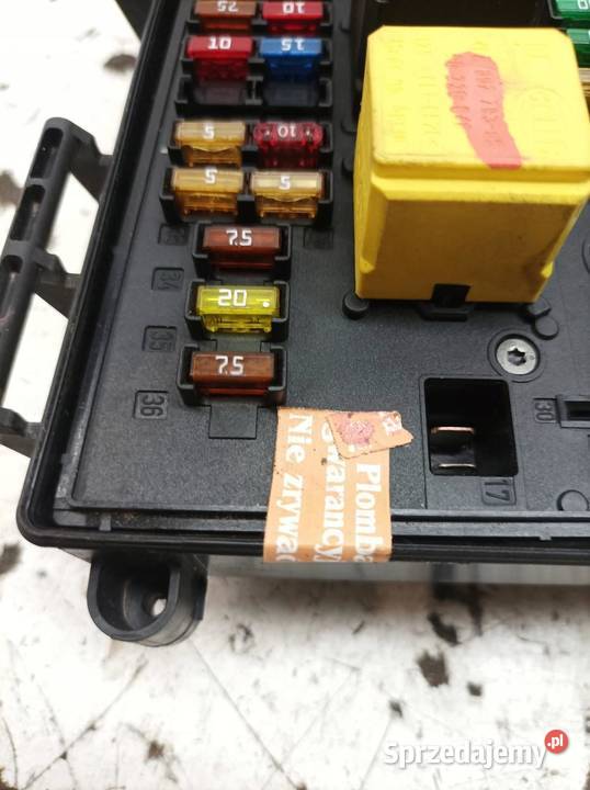 SKRZYNKA BSI 13191127 015349211 Opel Astra III