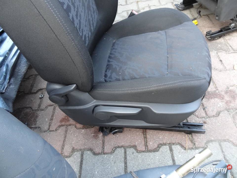 FOTEL PRAWY PRZÓD PEUGEOT 3008 I