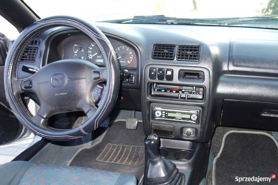 Mazda 323 F 1997 lifcie 15 benz srebrny sprzedam