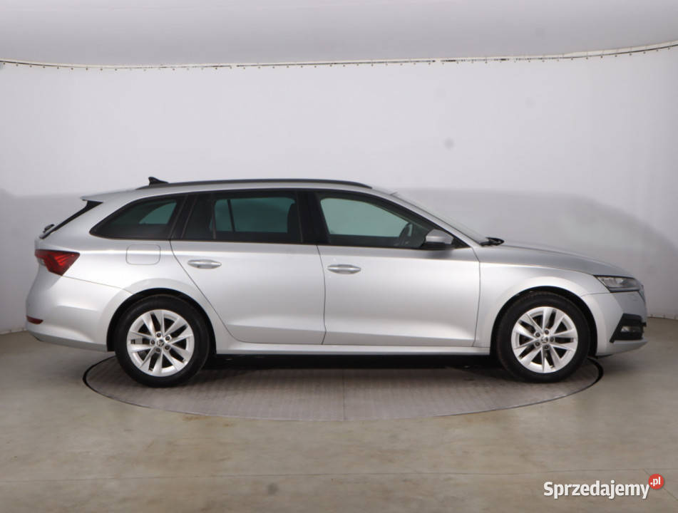 Skoda Octavia 15 TSI Rok produkcji 2021 Piaseczno