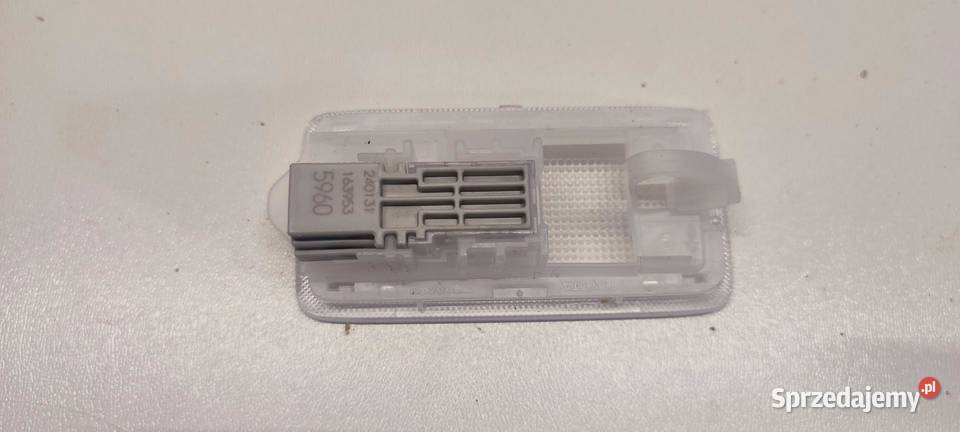 MAZDA 2 TOYOTA YARIS IV LAMPKA KABINY