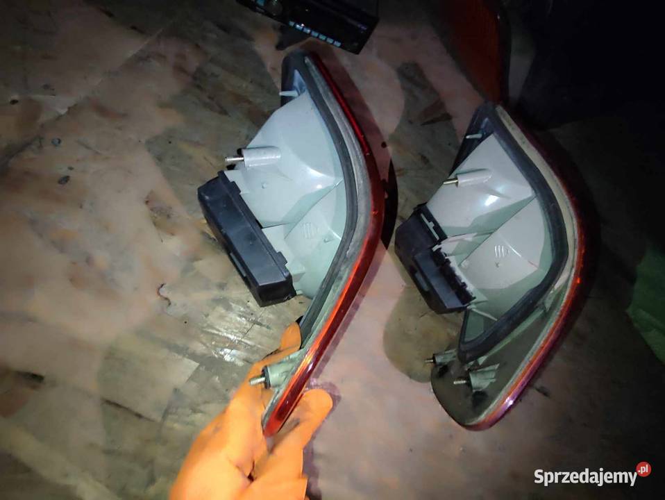 lampy tył w błotnik audi 100 c4 sedan Kotomierz