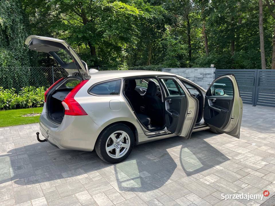Volvo V60 2015 Niezawodny i komfortowy samochód Śrem