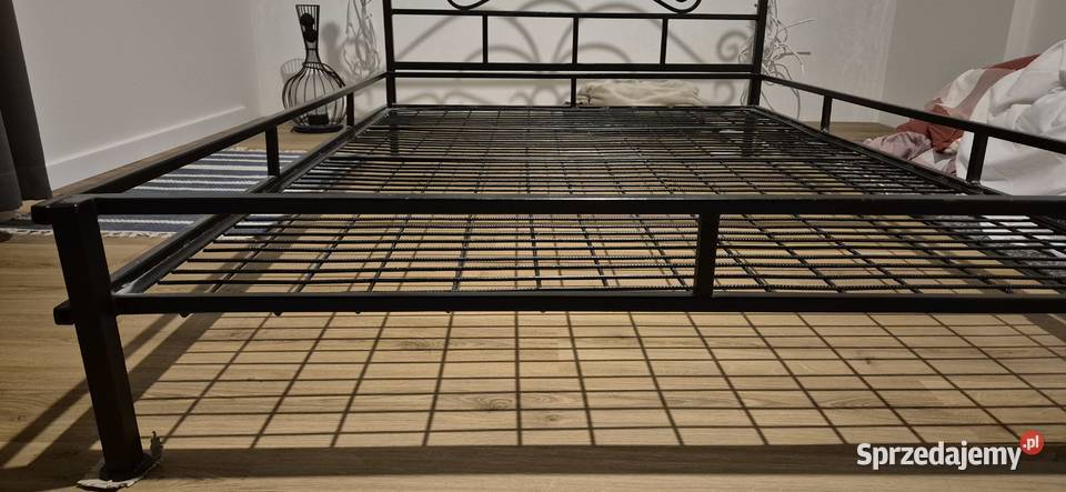 Łóżko metalowe kute o wym 140x200 świętokrzyskie Kielce sprzedam