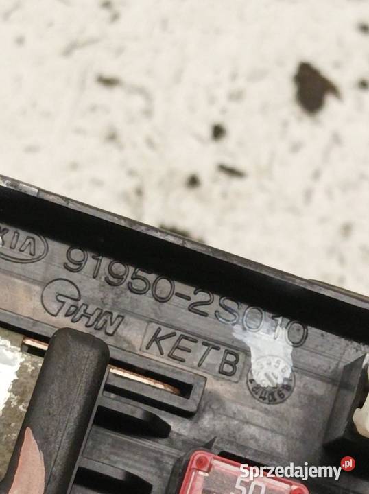 SKRZYNKA BEZPIECZNIKÓW 914513U484 17 CRDI 115 świętokrzyskie