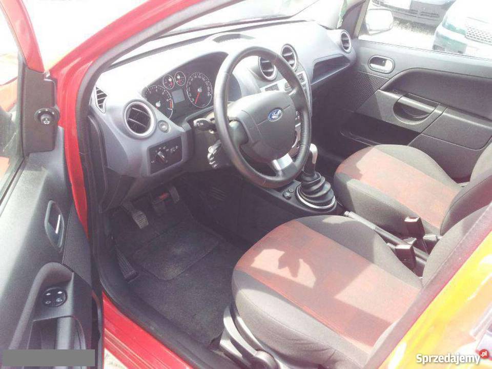 Na sprzedaż Ford Fiesta czerwony wspomaganie kierownicy