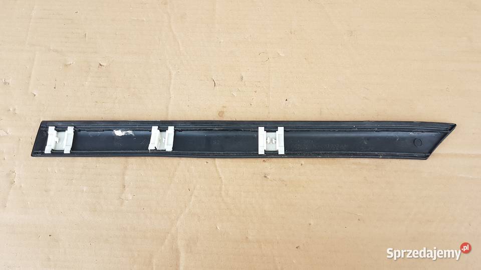 VW GOLF III 3 LISTWA BŁOTNIKA TYŁ TYLNA 3 DRZWI Skarżysko-Kamienna