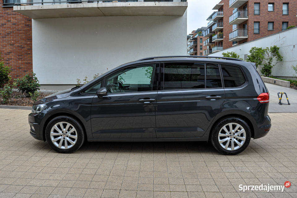 Volkswagen Touran 2016 r Bezwypadkowy 110KM dolnośląskie Wrocław