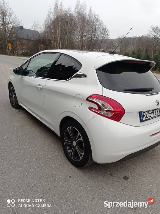 Sprzedam peugeota 208 12 benzyna wersja Allure isofix Pilzno