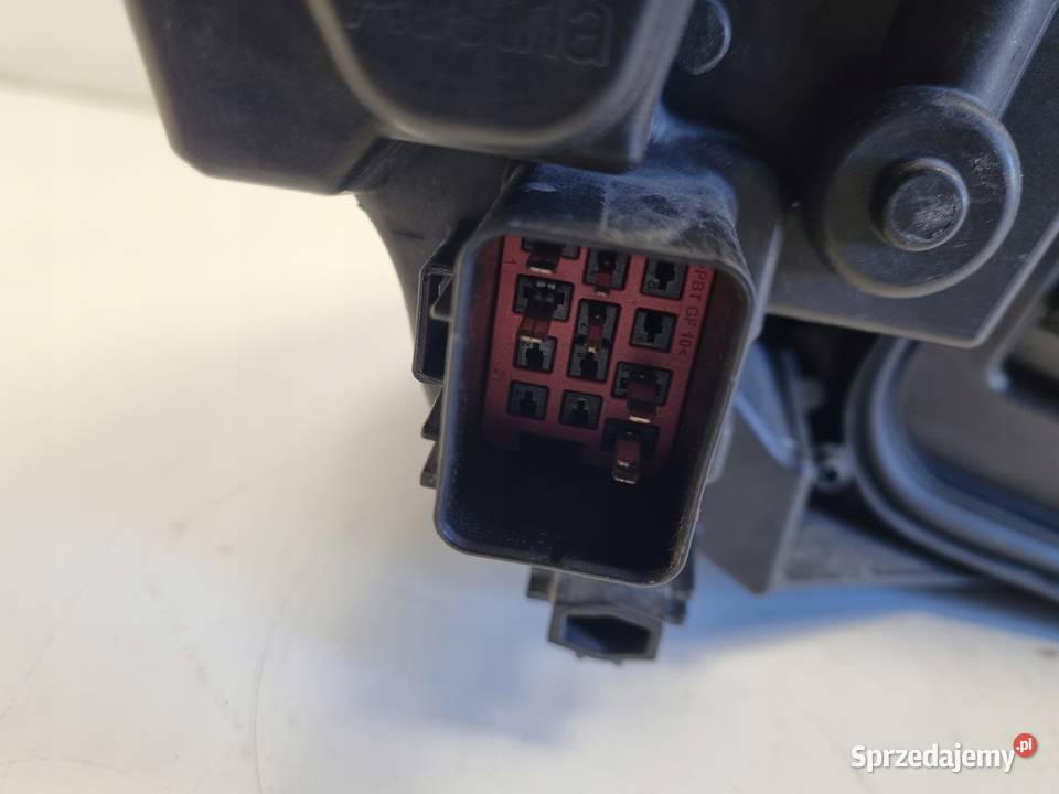 LAMPA LEWA Volvo V40 II XC40 LIFT PRZEDNIA lewy osobowe sprzedam