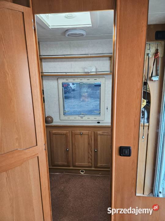 Przyczepa kempingowa z magazynem energii Compas sprzedam