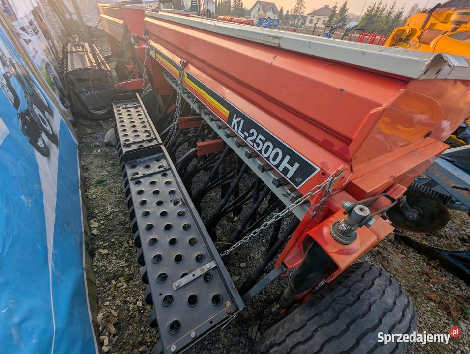 Siewnik zbożowy nawóz Tume KL 2500H amazone lubelskie Barchaczów