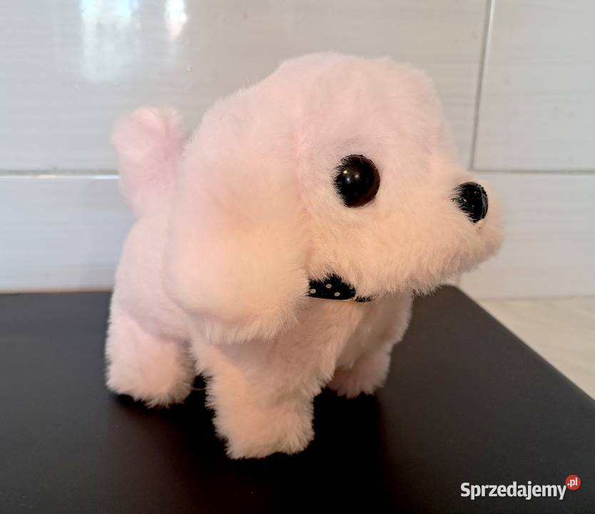 Zabawka mięciutki piesek na baterie chodzi