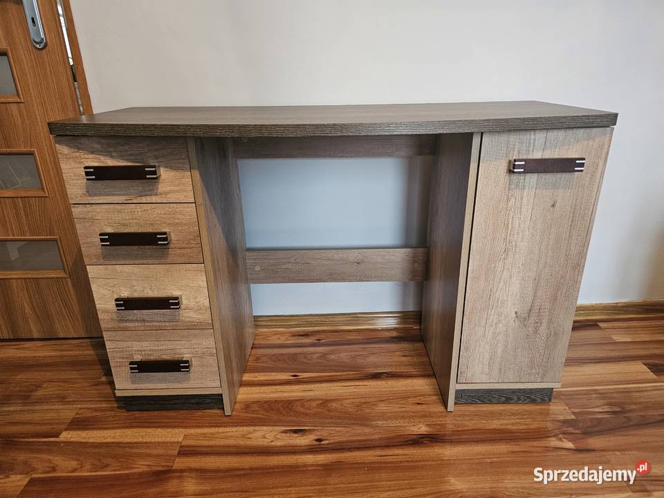 Stylowe biurko z dużą ilością miejsca 4 szuflady Wieluń