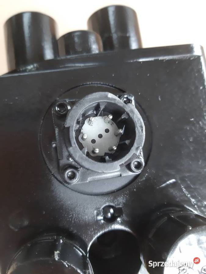 VOLVO ZAWÓR HYDRAULICZNY OSI SKRĘTNEJ 8353900106