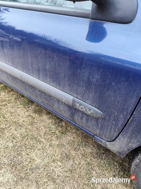 Renault Clio 2 polift 12b MP3 Zaborowice