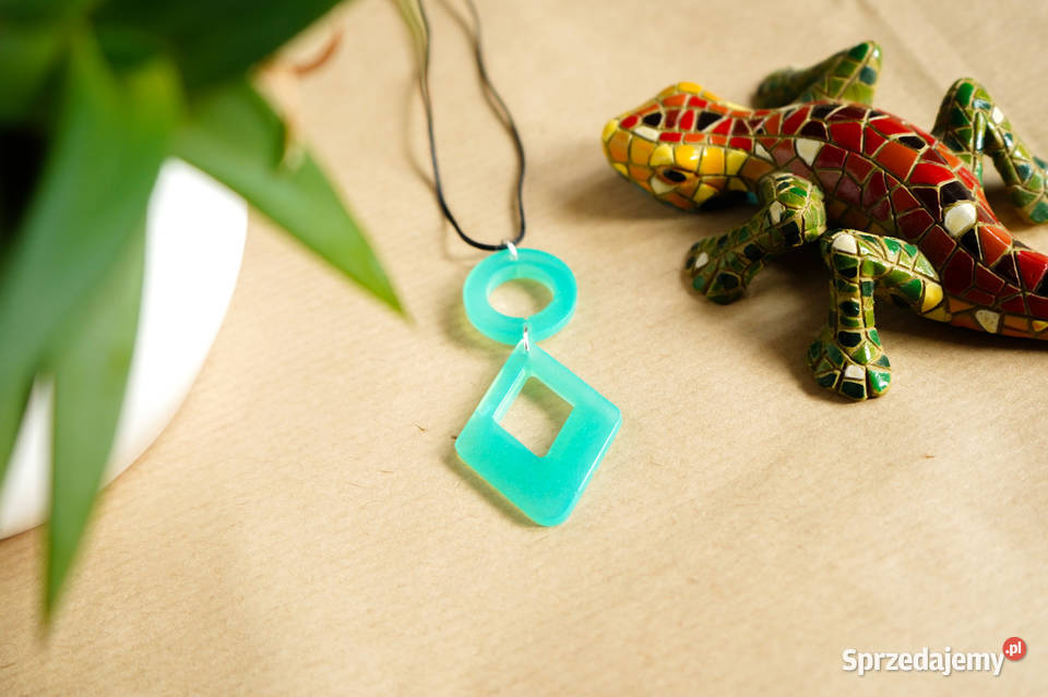 Turkusowy wisiorek kółko i romb świecące w Zegarki i Biżuteria Warszawa