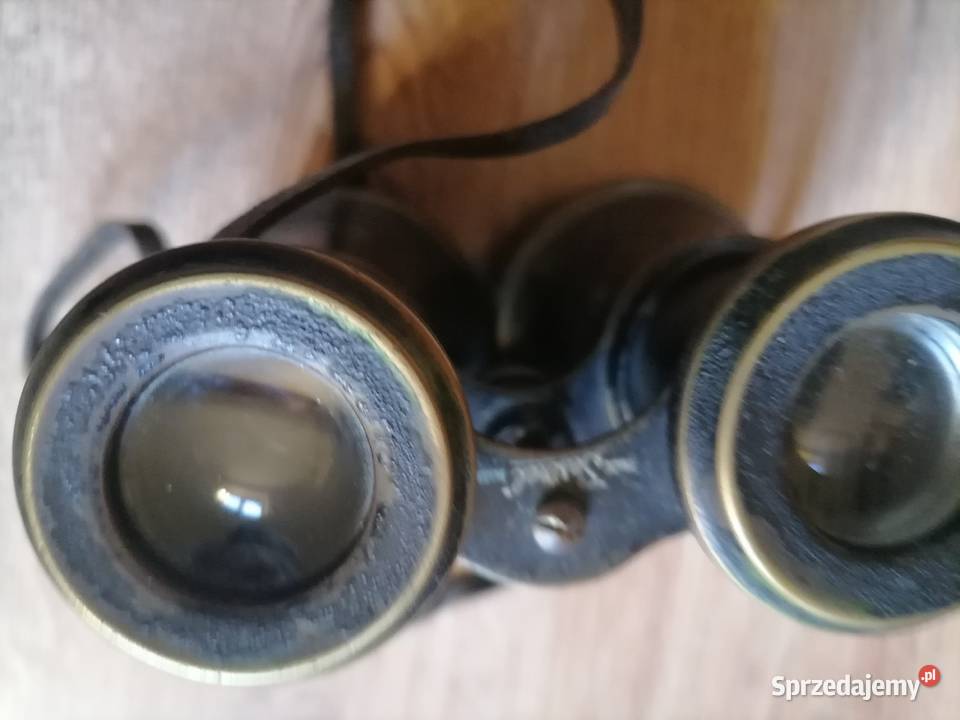 Stara wojskowa lornetka