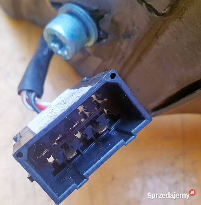AUDI A4 B5 LUSTERKO PRAWE KOD LAKIRU LZ5L PIN 5 Rok produkcji 1997 Radom sprzedam