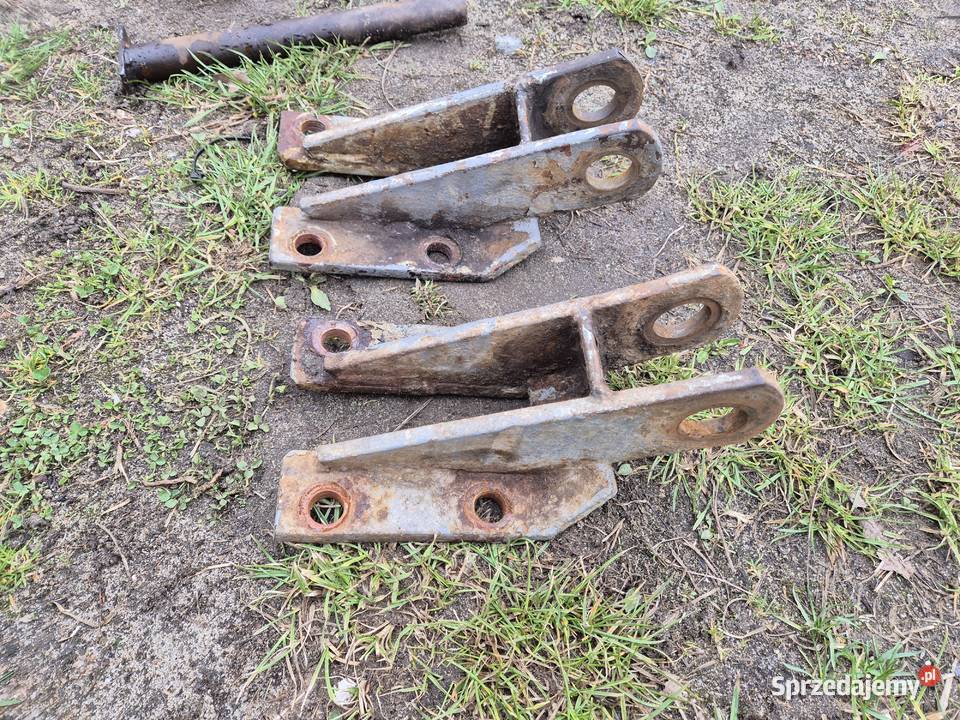 Ursus C330 mocowanie cięgła dolnego podnośnika Bucze