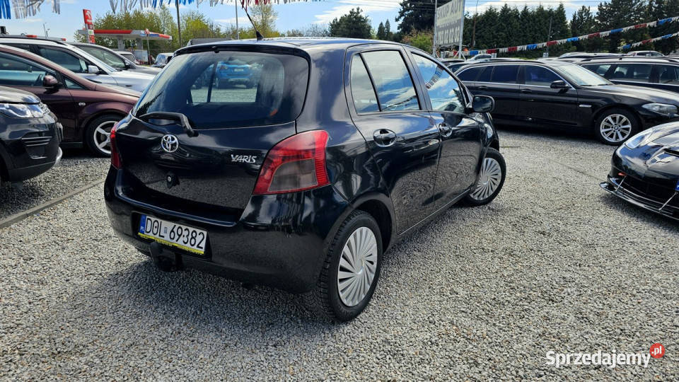 Toyota Yaris 13 Benzyna LPG 5 Drzwi Klima Świdnica sprzedam