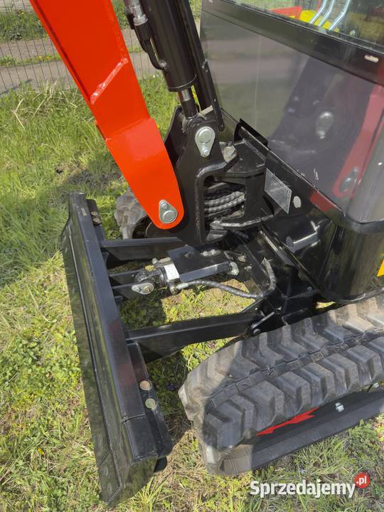 Koparka MiniKoparka 18T KUBOTA Skrętne ramie Brzesko