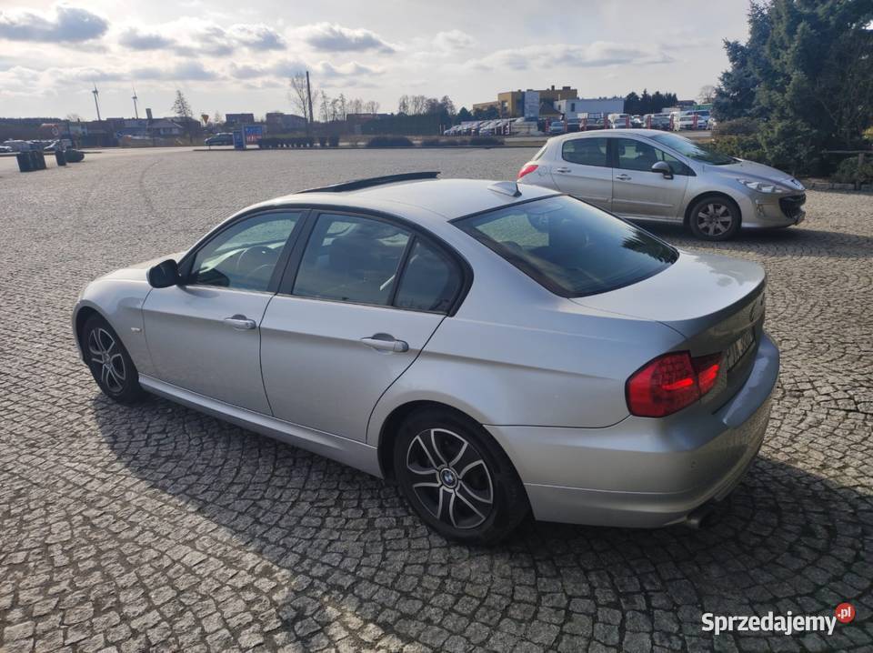 BMW E90 320i benzyna