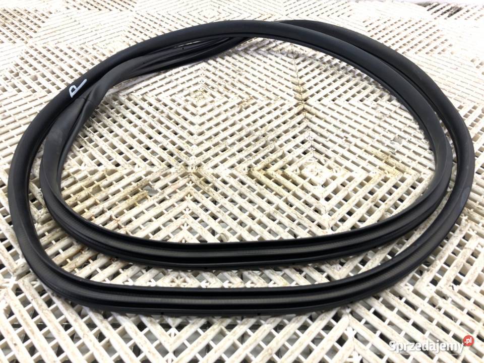 USZCZELKA DRZWI PRZÓD PRAWA HYUNDAI i30