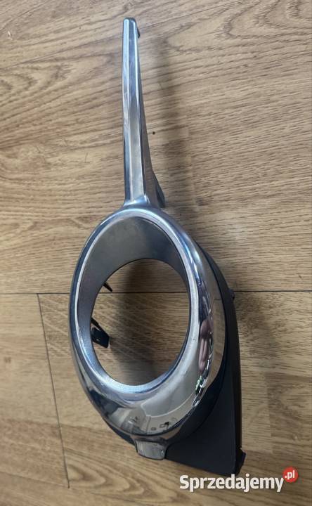 TOYOTA RAV IV 2022r RAMKA OPRAWKA HALOGENU LEWA sprzedam