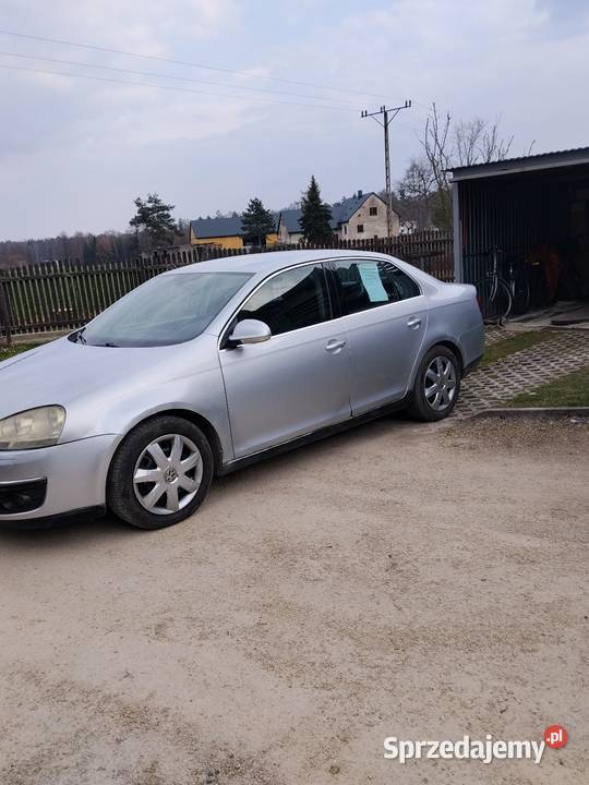 VW Jetta 2006 16 benzynaLPG benzyna+LPG Chybie