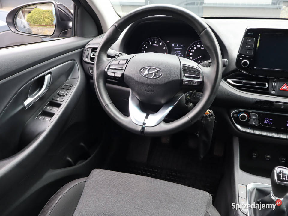 Hyundai i30 15 TGDI MHEV klimatyzacja